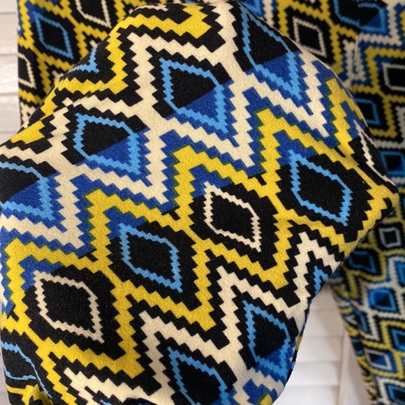 LulaRoe TC Leggings - Picture 2 of 4